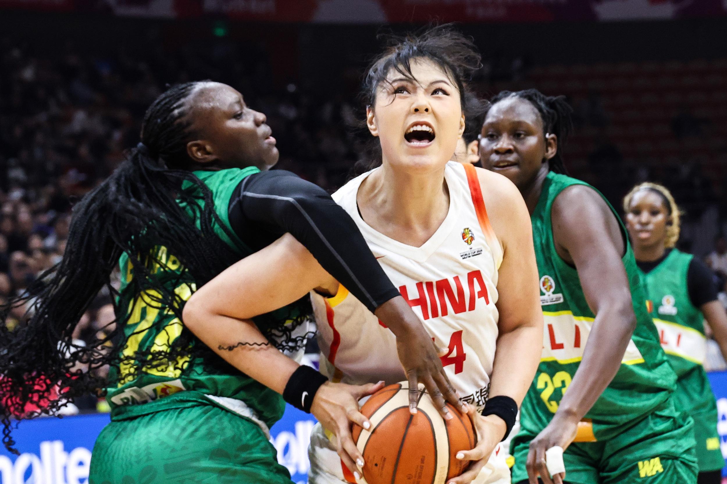 中国女篮首胜功臣诞生!不是韩旭和张子宇,宫鲁鸣这步棋走对了